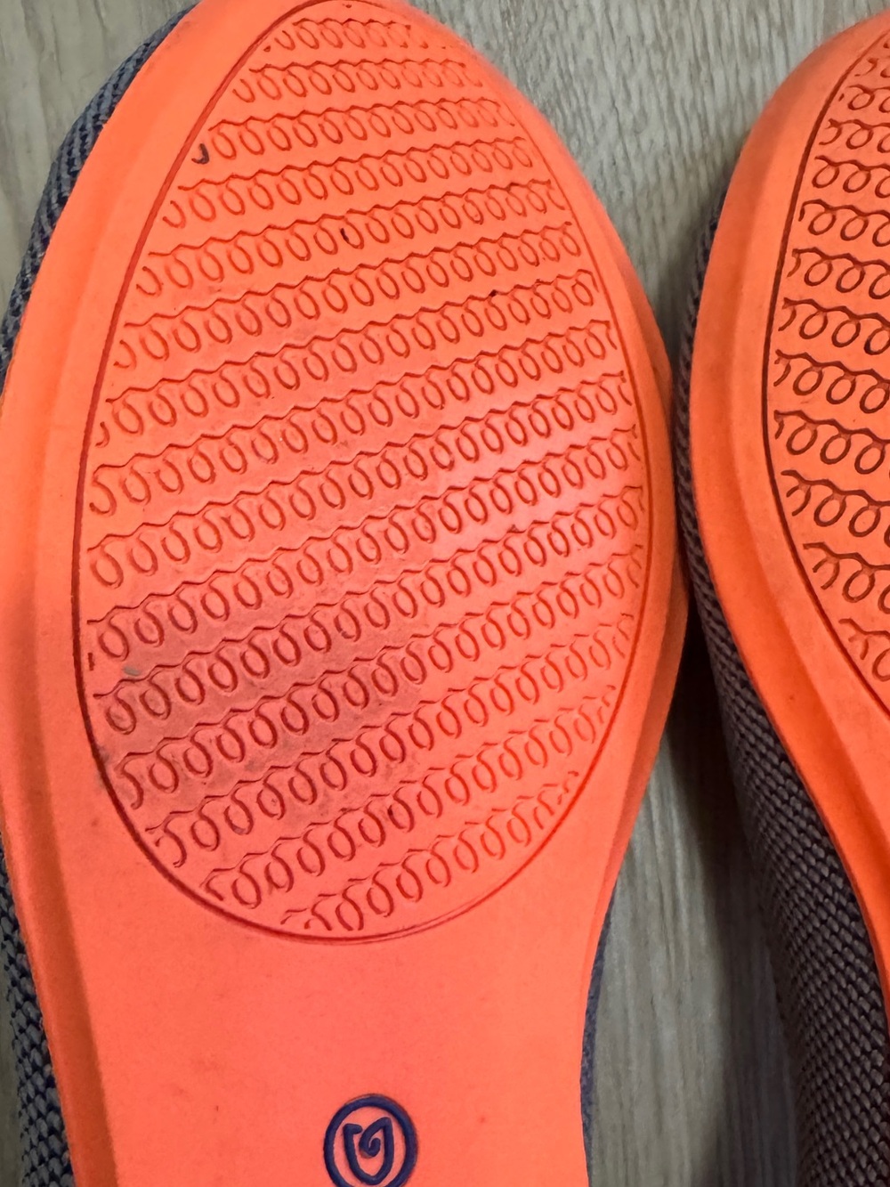 Rothys Womens Flats Dove Gray with Orange Soles Size 8.5 Rare/Retired Color - Picture 11 of 12